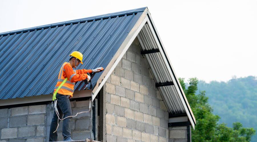 Professional gutter cleaning in Nogal, NM